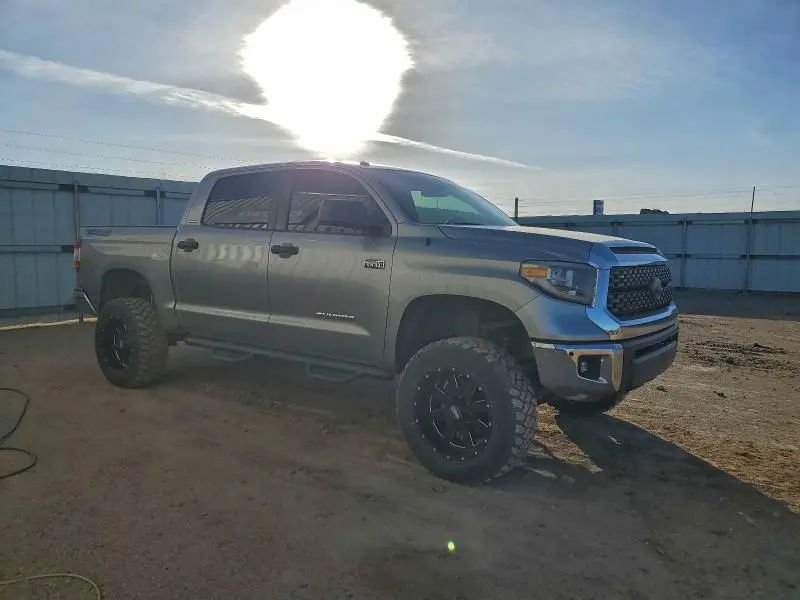 2018 TOYOTA TUNDRA CREWMAX SR5  