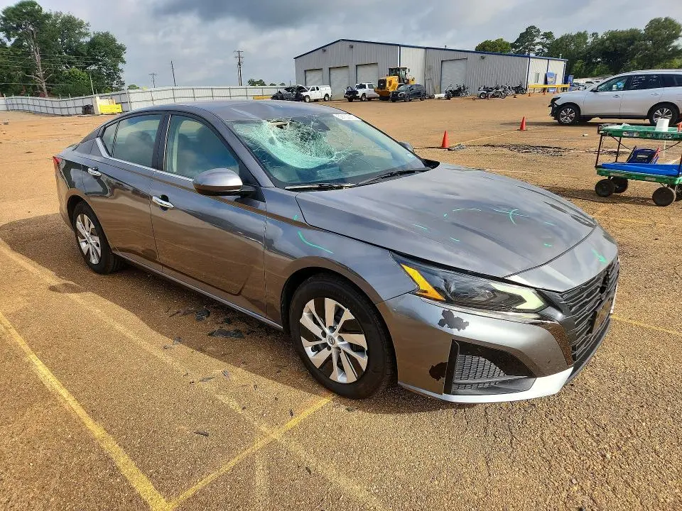2023 NISSAN ALTIMA S  