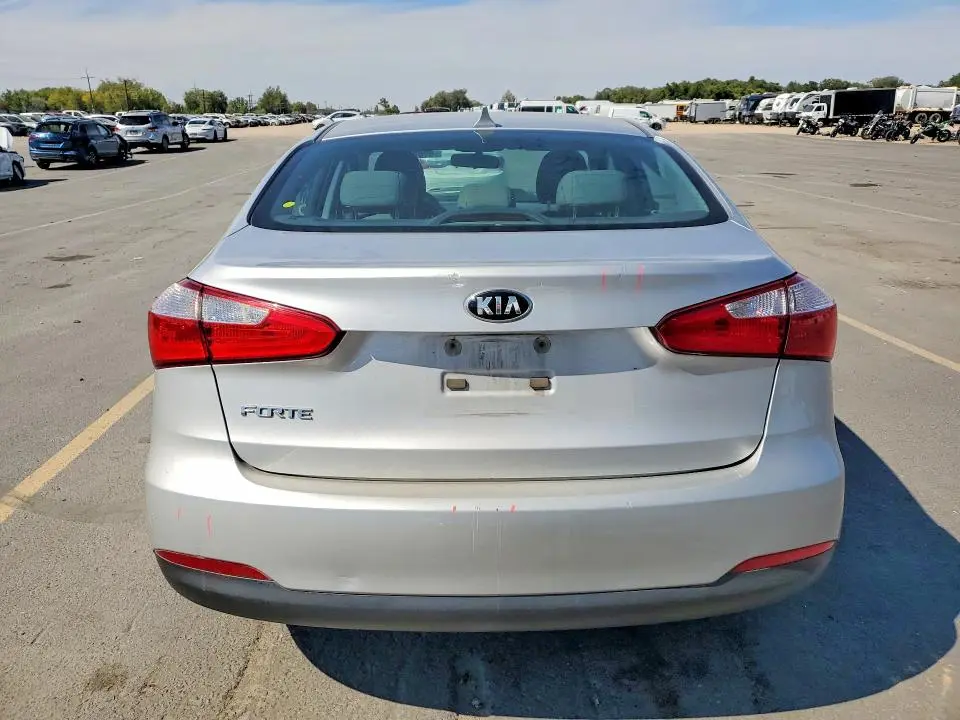 2016 KIA FORTE LX  