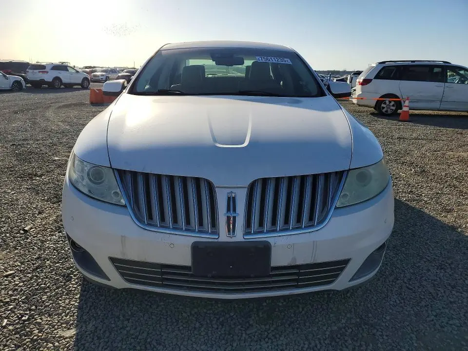 2011 LINCOLN MKS   