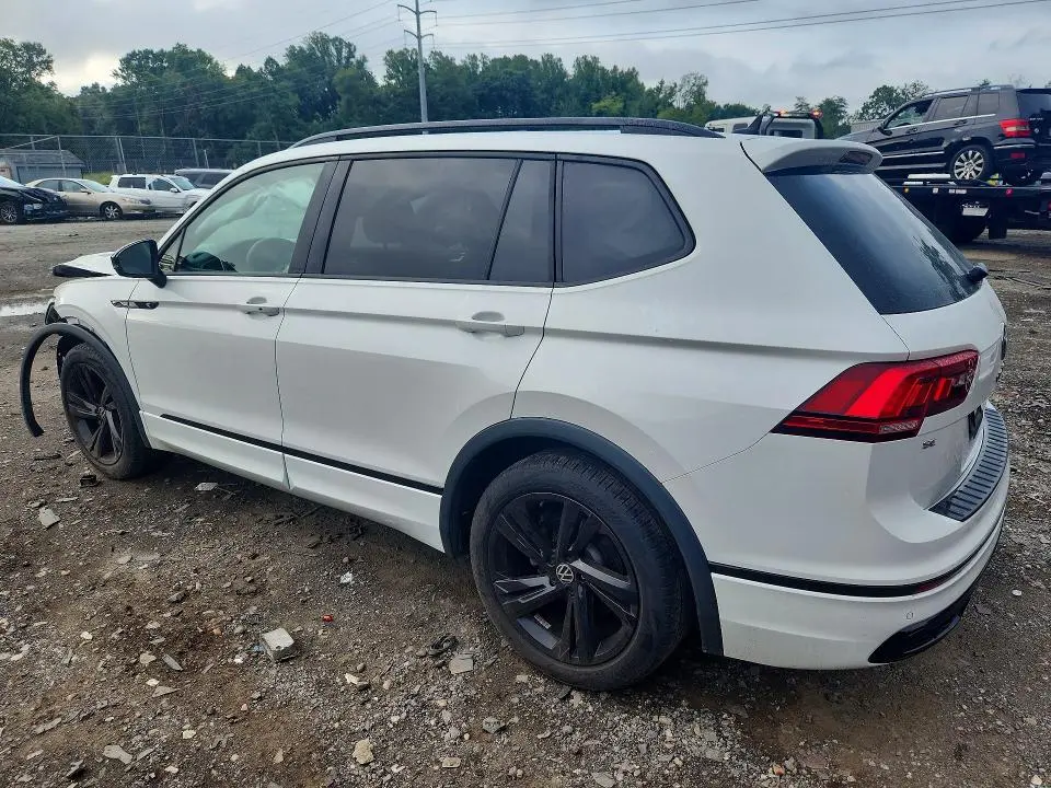 2023 VOLKSWAGEN TIGUAN SE R-LINE BLACK  