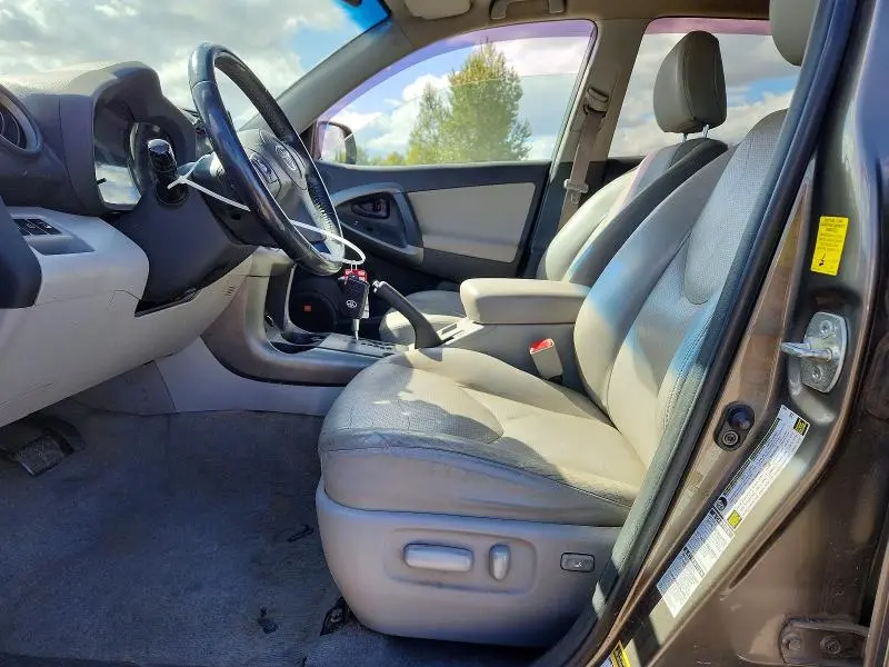 2010 TOYOTA RAV4 LIMITED  