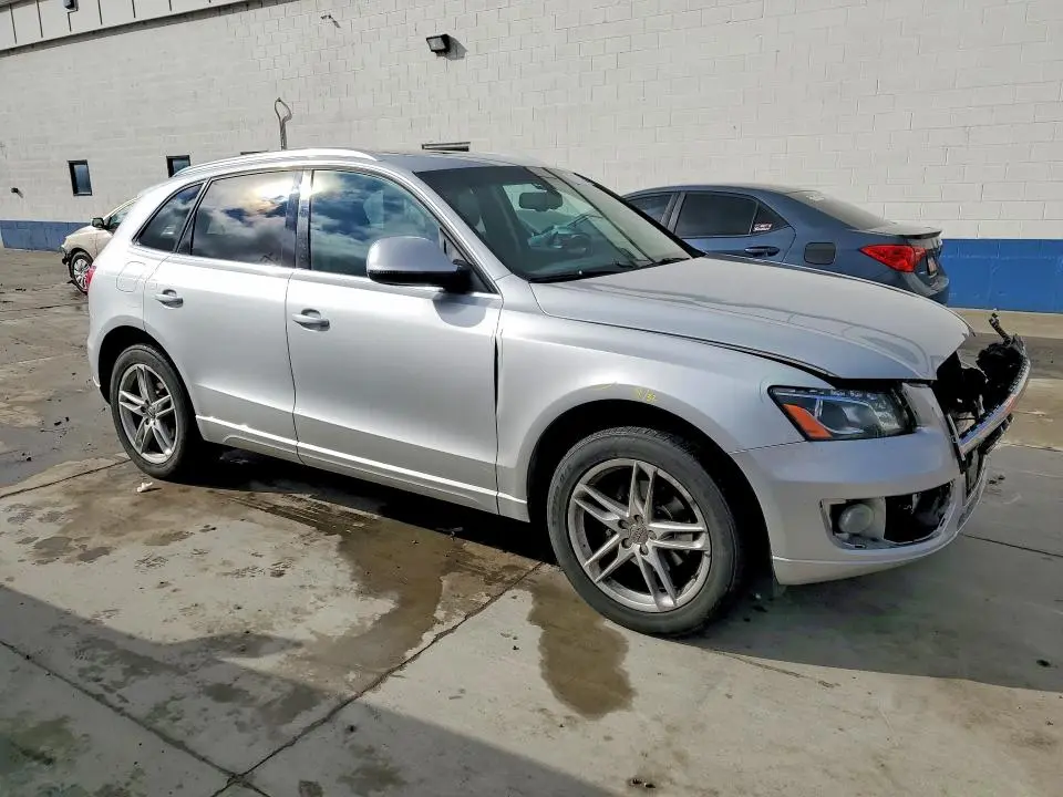 2010 AUDI Q5 PREMIUM PLUS  