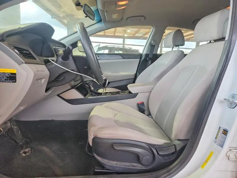 2017 HYUNDAI SONATA SE  