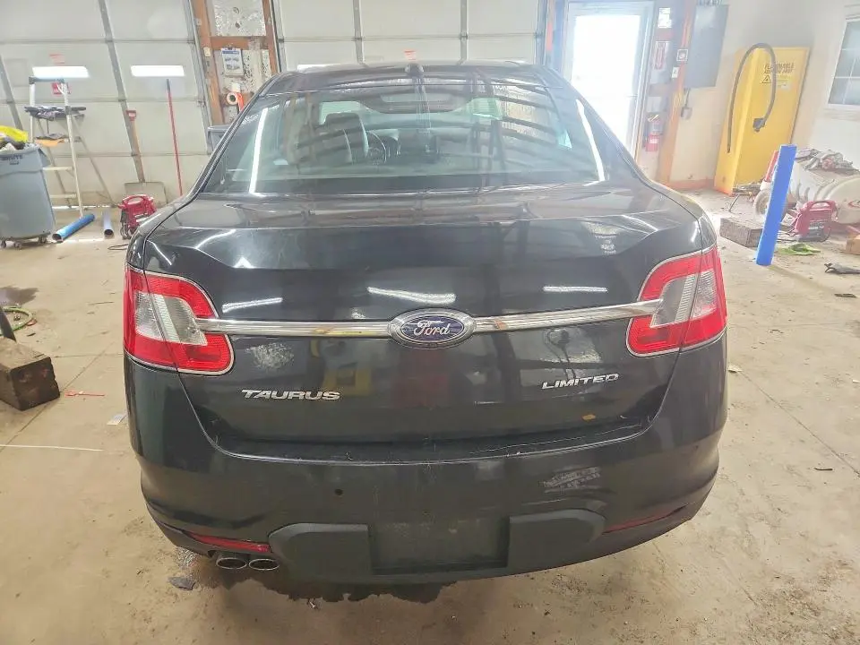 2011 FORD TAURUS LIMITED  