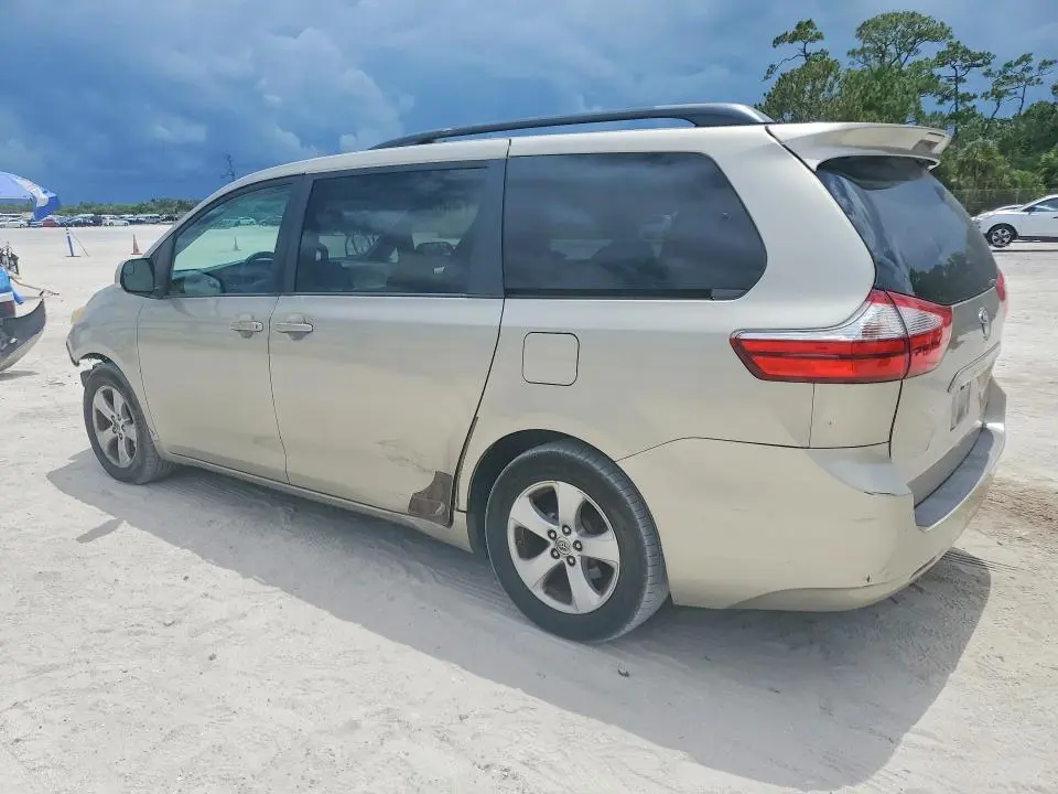 2015 TOYOTA SIENNA LE  