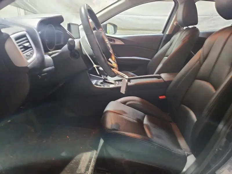 2017 MAZDA 3 TOURING  