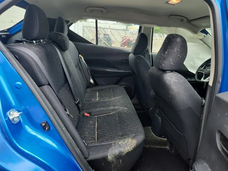 2022 NISSAN KICKS S  