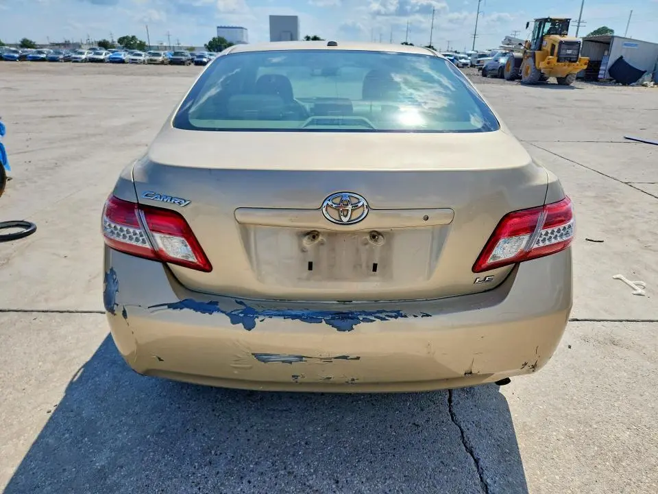 2011 TOYOTA CAMRY LE  