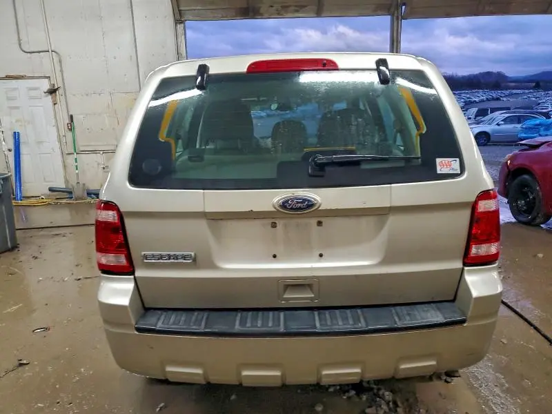 2011 FORD ESCAPE XLS  