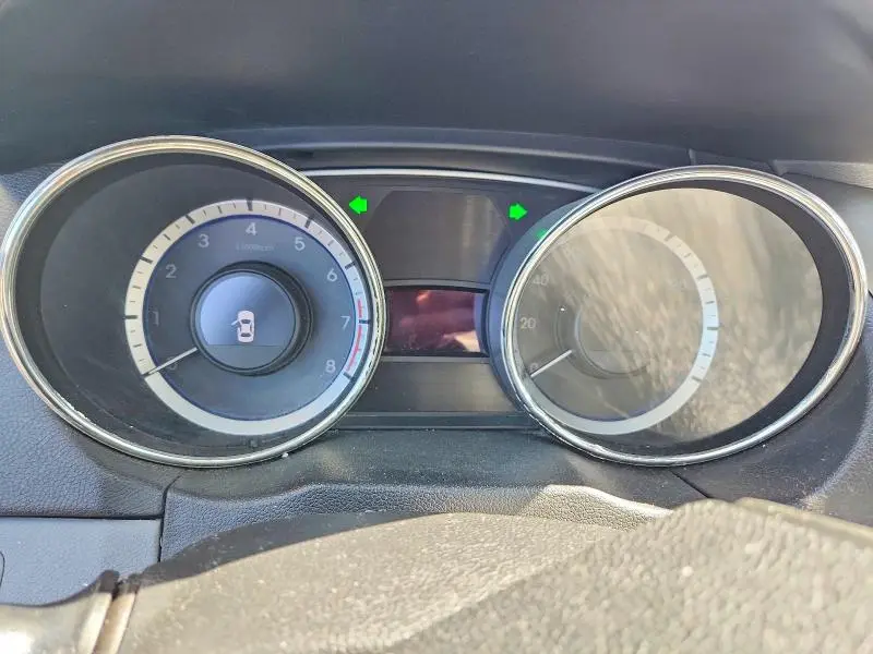 2011 HYUNDAI SONATA GLS  