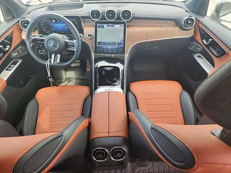 2023 MERCEDES-BENZ GLC 300  