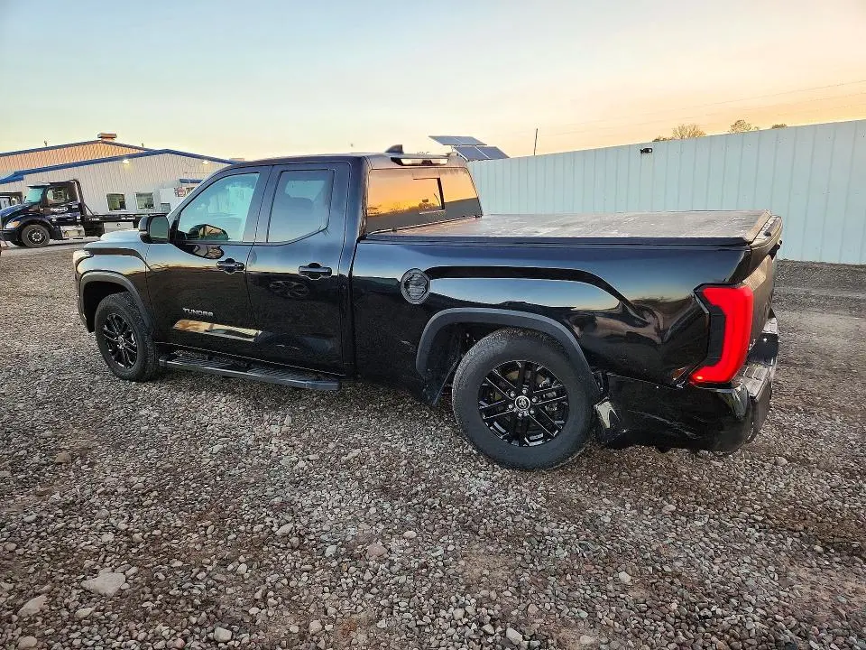 2022 TOYOTA TUNDRA SR5  