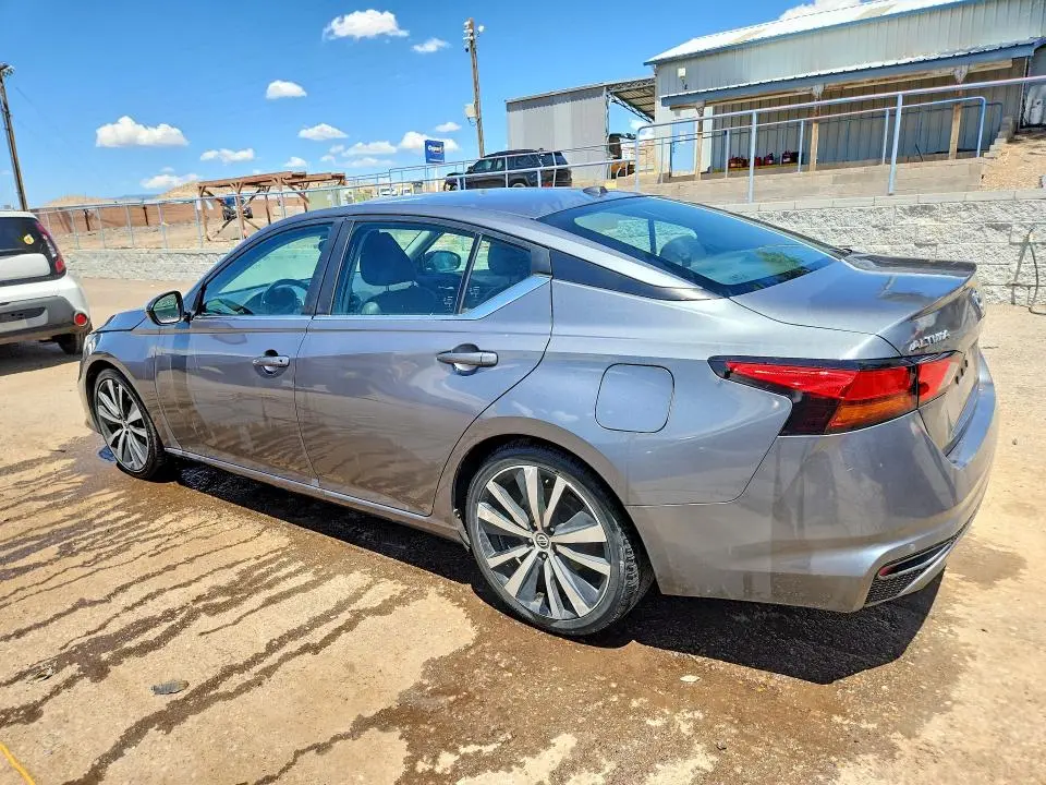 2021 NISSAN ALTIMA SR  