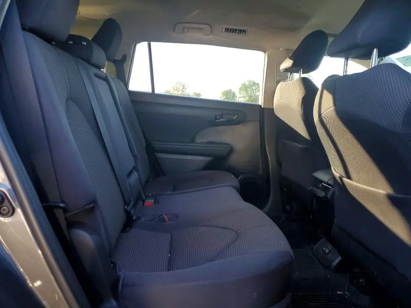 2021 TOYOTA HIGHLANDER HYBRID LE  