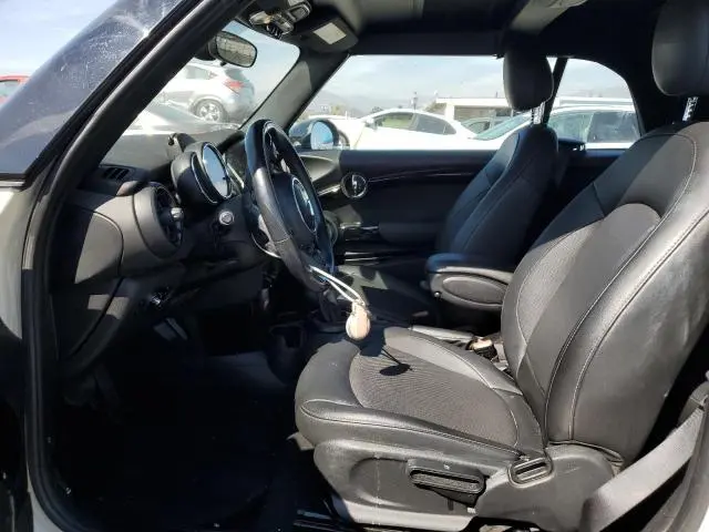 2019 MINI COOPER   