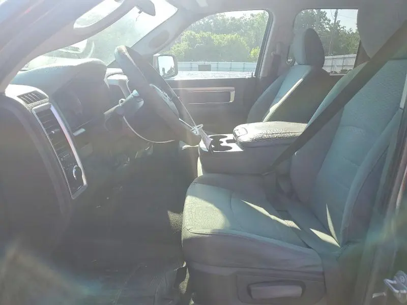 2017 RAM 1500 SLT  