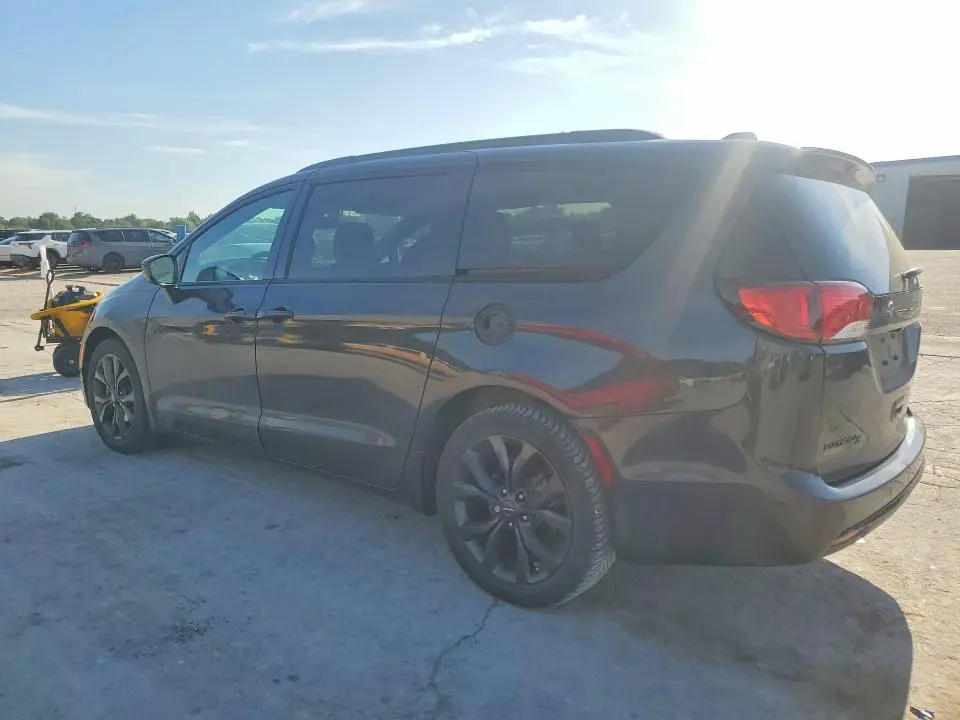 2020 CHRYSLER PACIFICA TOURING L PLUS  