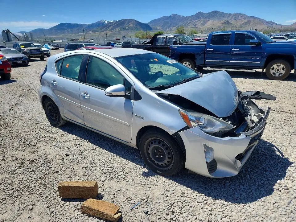 2016 TOYOTA PRIUS C TWO  