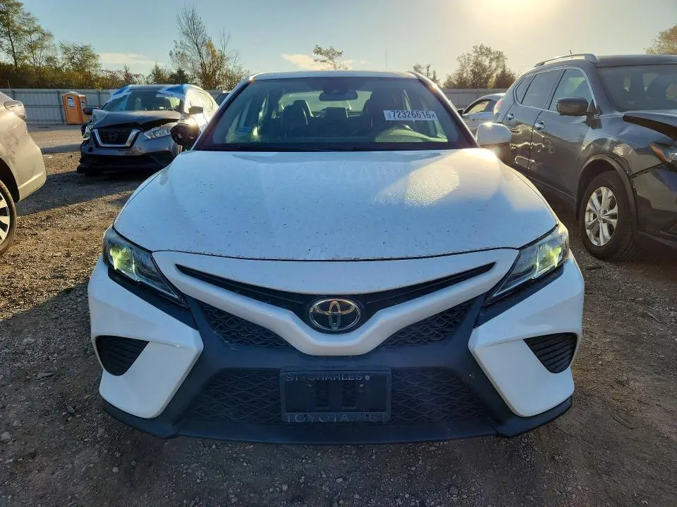 2019 TOYOTA CAMRY SE  
