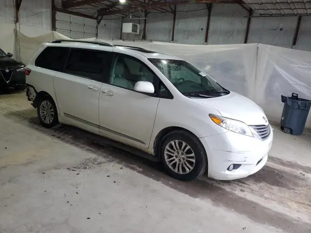 2015 TOYOTA SIENNA XLE  