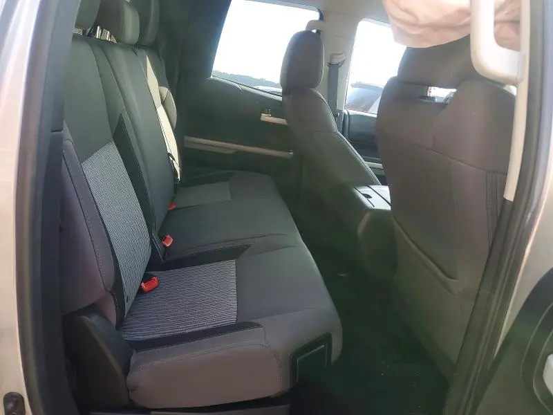 2017 TOYOTA TUNDRA SR5  