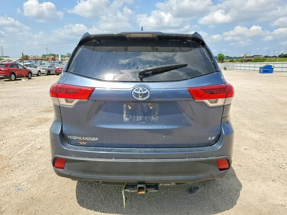 2017 TOYOTA HIGHLANDER LE PLUS  