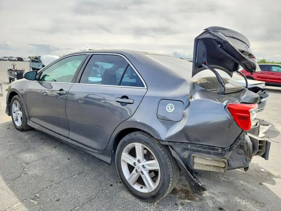 2012 TOYOTA CAMRY SE  