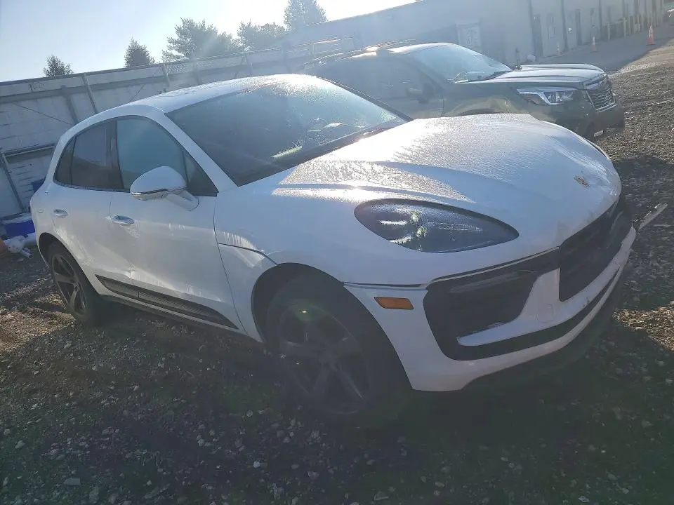 2022 PORSCHE MACAN   