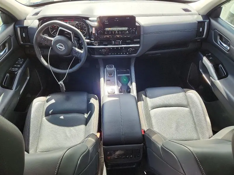 2024 NISSAN PATHFINDER SL  