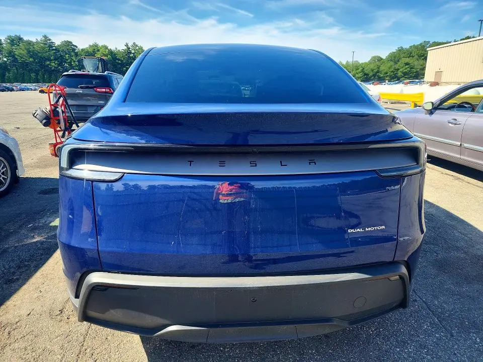 2026 TESLA MODEL Y   