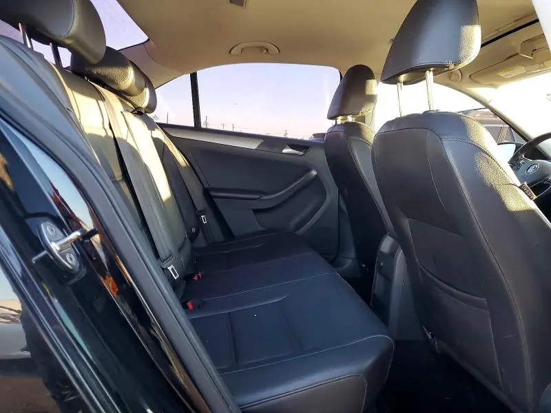 2015 VOLKSWAGEN JETTA SE  