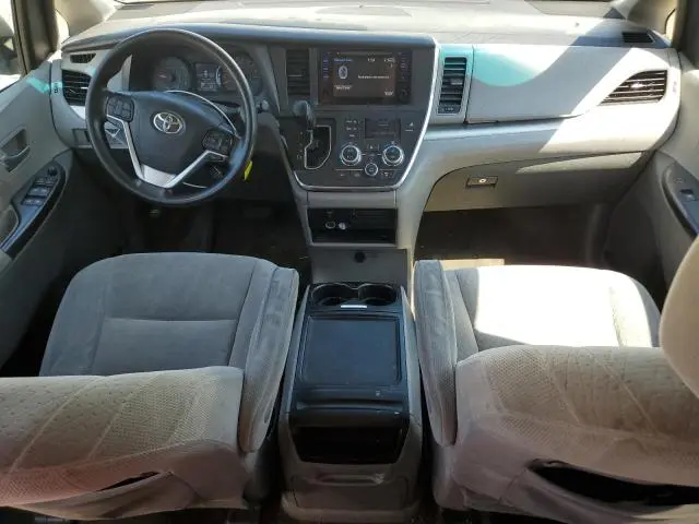 2017 TOYOTA SIENNA LE  