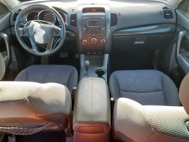 2011 KIA SORENTO BASE  