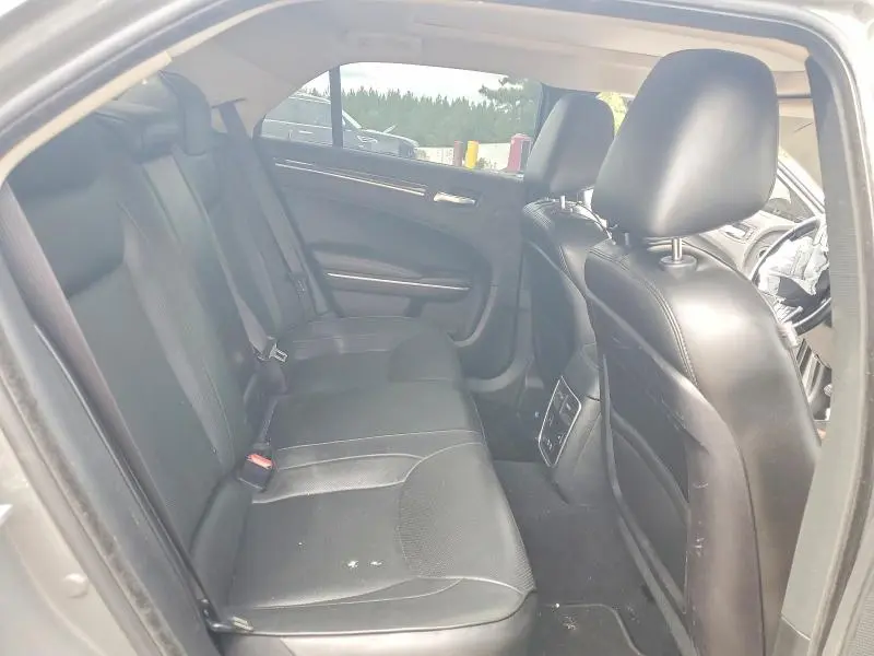 2019 CHRYSLER 300 LIMITED  