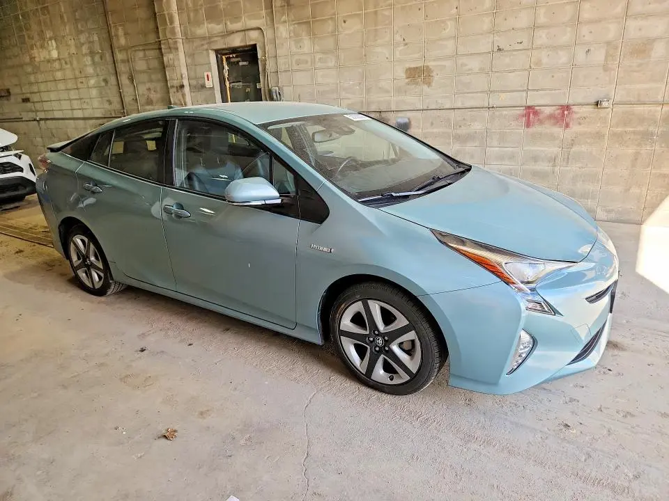 2016 TOYOTA PRIUS FOUR TOURING  