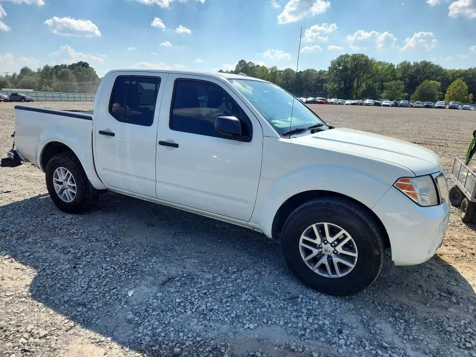 2014 NISSAN FRONTIER S  