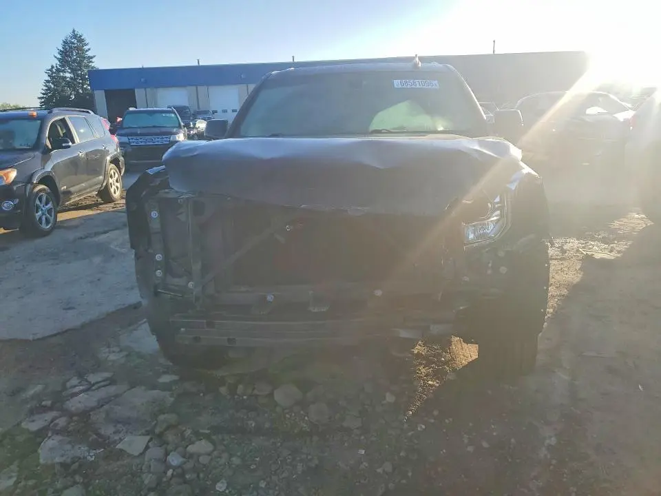 2018 GMC YUKON SLE  