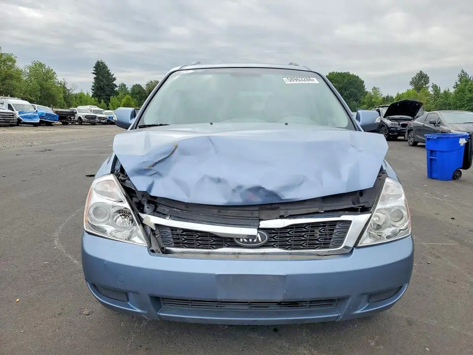 2012 KIA SEDONA LX  
