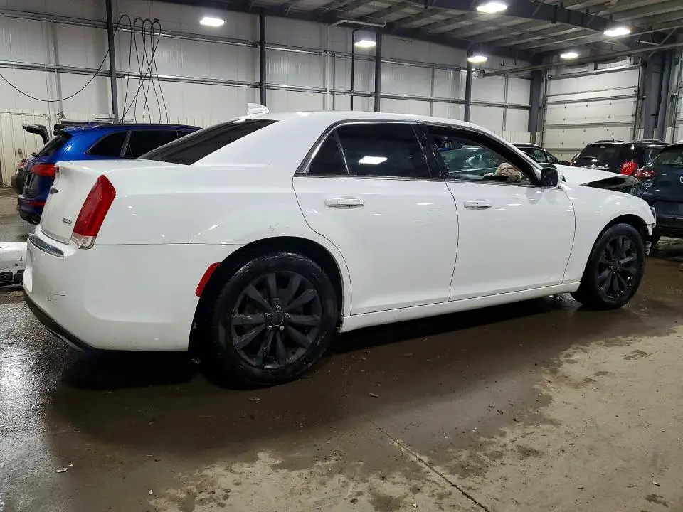 2017 CHRYSLER 300 LIMITED  