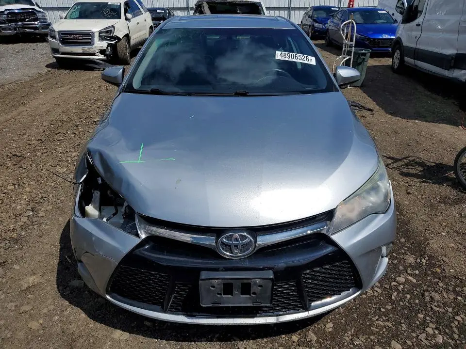2015 TOYOTA CAMRY SE  