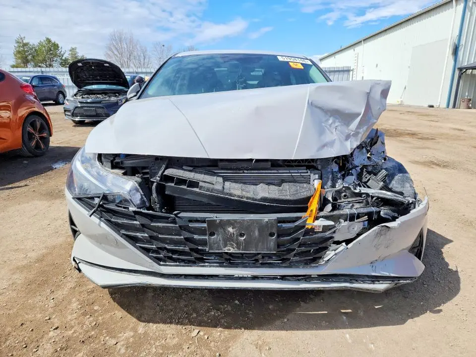 2022 HYUNDAI ELANTRA SEL  