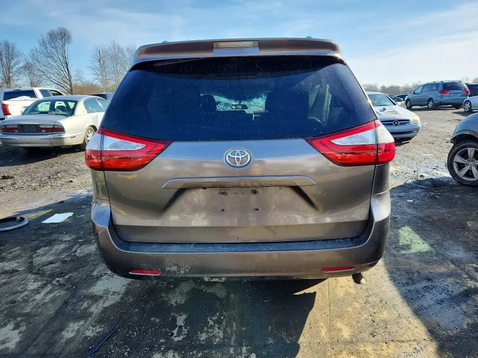 2015 TOYOTA SIENNA XLE 8-PASSENGER  