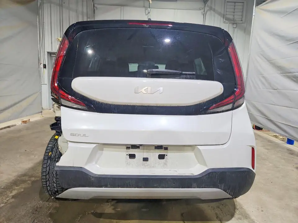 2025 KIA SOUL LX  