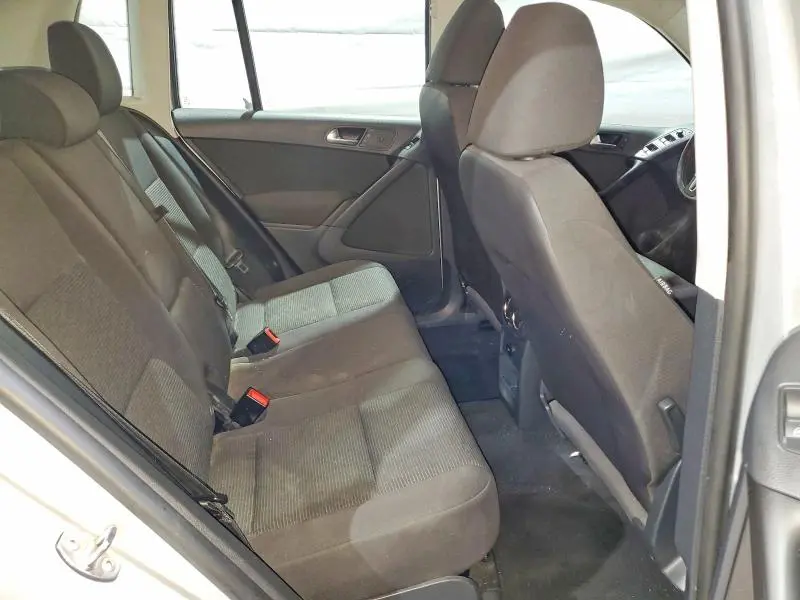 2013 VOLKSWAGEN TIGUAN S  