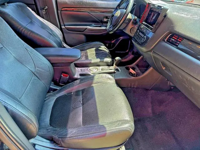 2016 MITSUBISHI OUTLANDER SE  