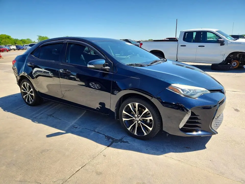 2018 TOYOTA COROLLA SE  