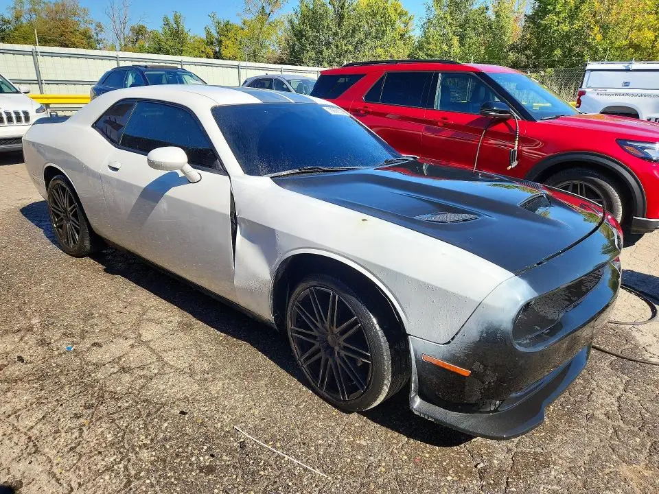 2016 DODGE CHALLENGER SXT  