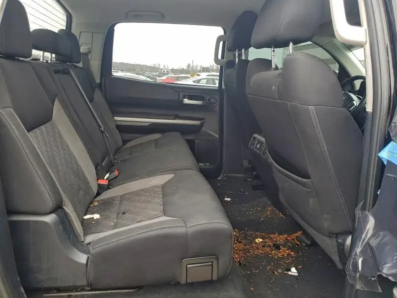 2015 TOYOTA TUNDRA CREWMAX SR5  