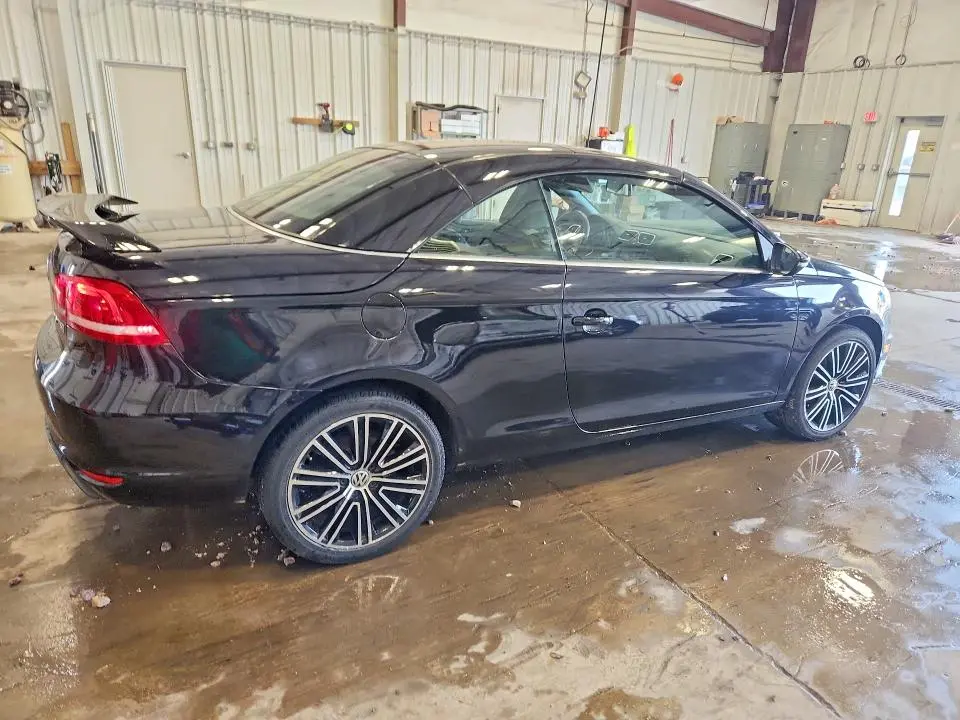 2015 VOLKSWAGEN EOS LUX  